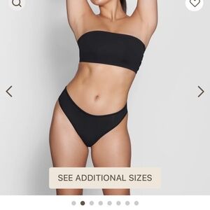 *SALE* NWT Skims Bandeau Fits Everybody Strapless Bra